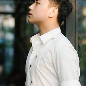 Meet your Posher, Hoang